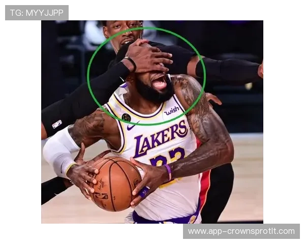 先触球在犯规判罚中真的能免责吗？揭秘规则细节