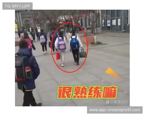 冯彦哲下场后一脸懵，场边那豪车都快盖过比赛了！