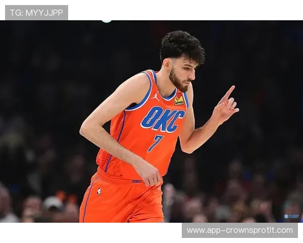 切特·霍姆格伦挡拆拉开防线效率提升显著对比新秀同期水平