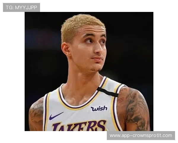 凯尔·库兹马无球跑动提升投篮效率明显拉开与以往差距